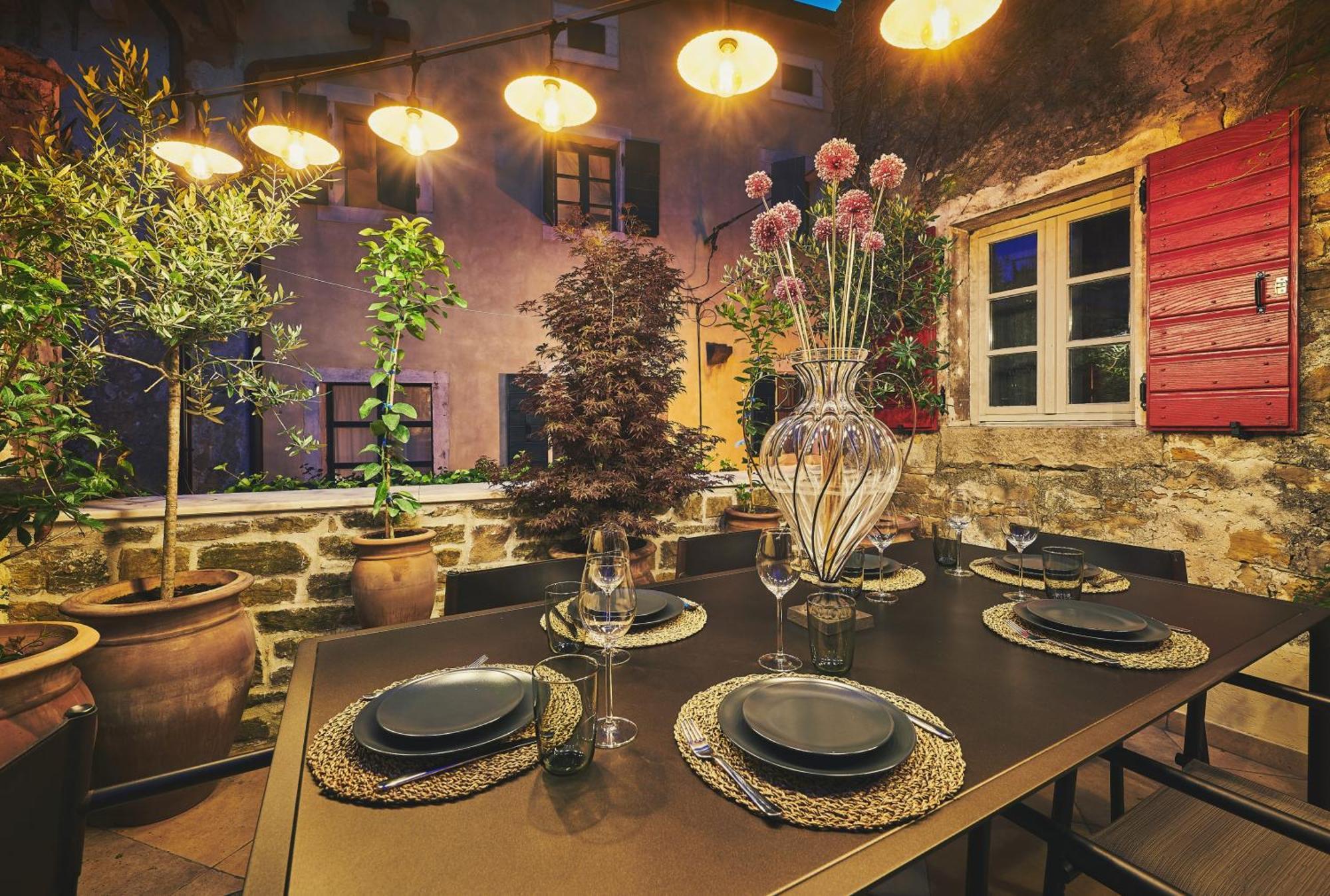 San Canzian Hotel & Residences - Small Luxury Hotels Of The World Buje Quarto foto